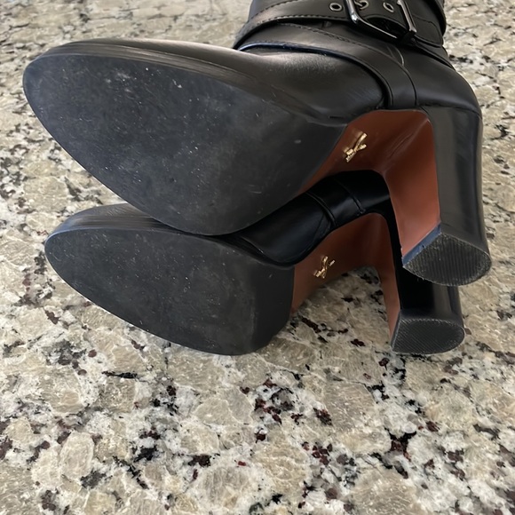 Pour la Victorie Black Leather Heeled Boots - Picture 4 of 7
